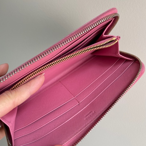 Authentic Prada Saffiano zippy wallet - Picture 12 of 16